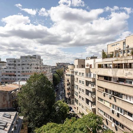 Spacious And Cozy Apartment In Central 布加勒斯特 外观 照片