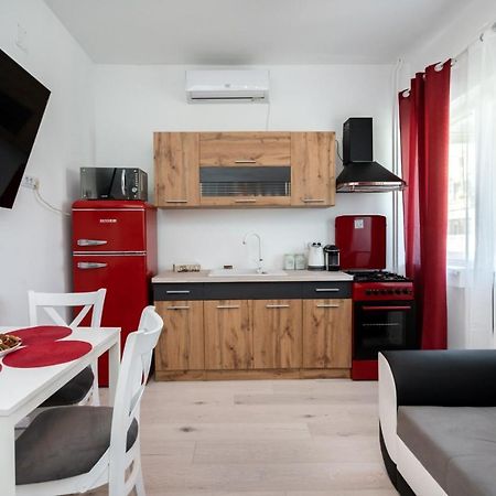 Spacious And Cozy Apartment In Central 布加勒斯特 外观 照片
