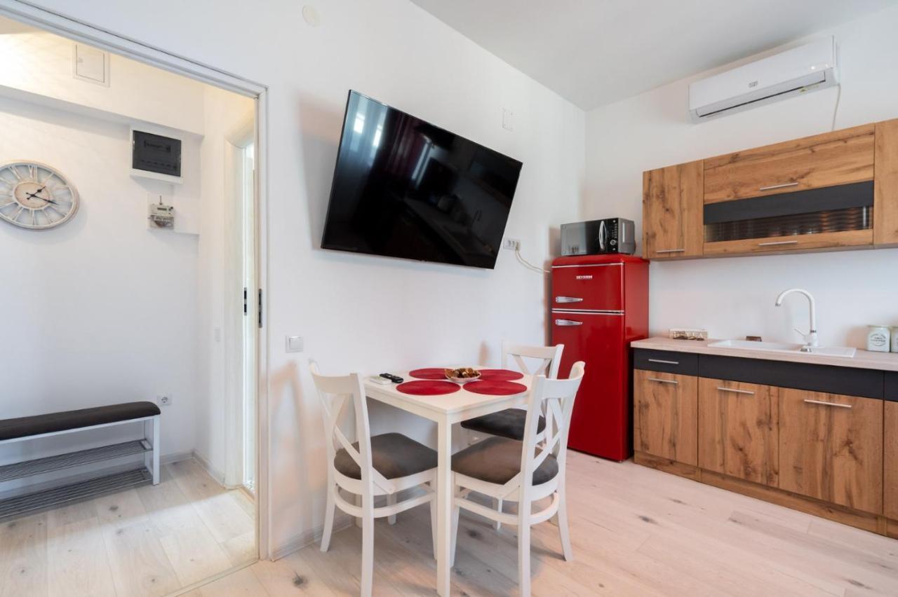 Spacious And Cozy Apartment In Central 布加勒斯特 外观 照片