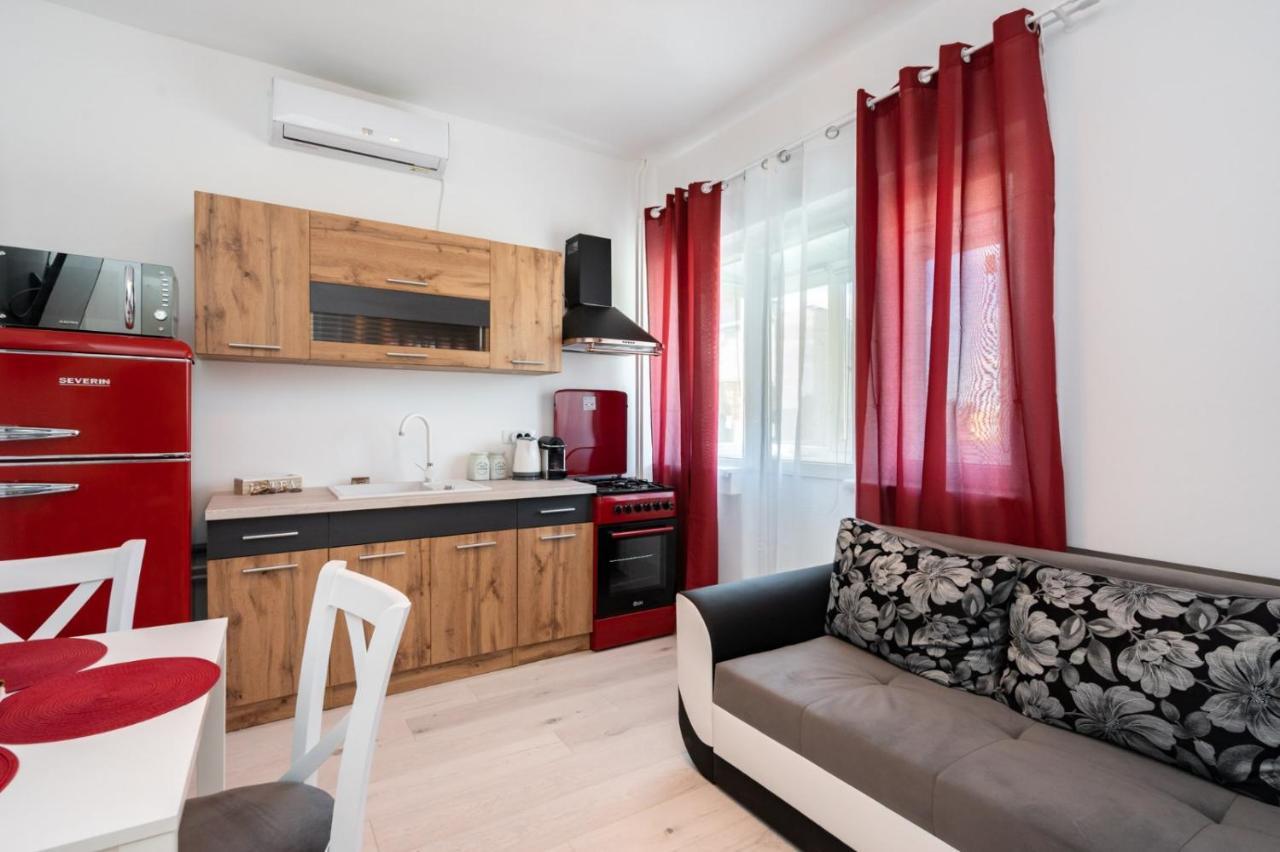 Spacious And Cozy Apartment In Central 布加勒斯特 外观 照片