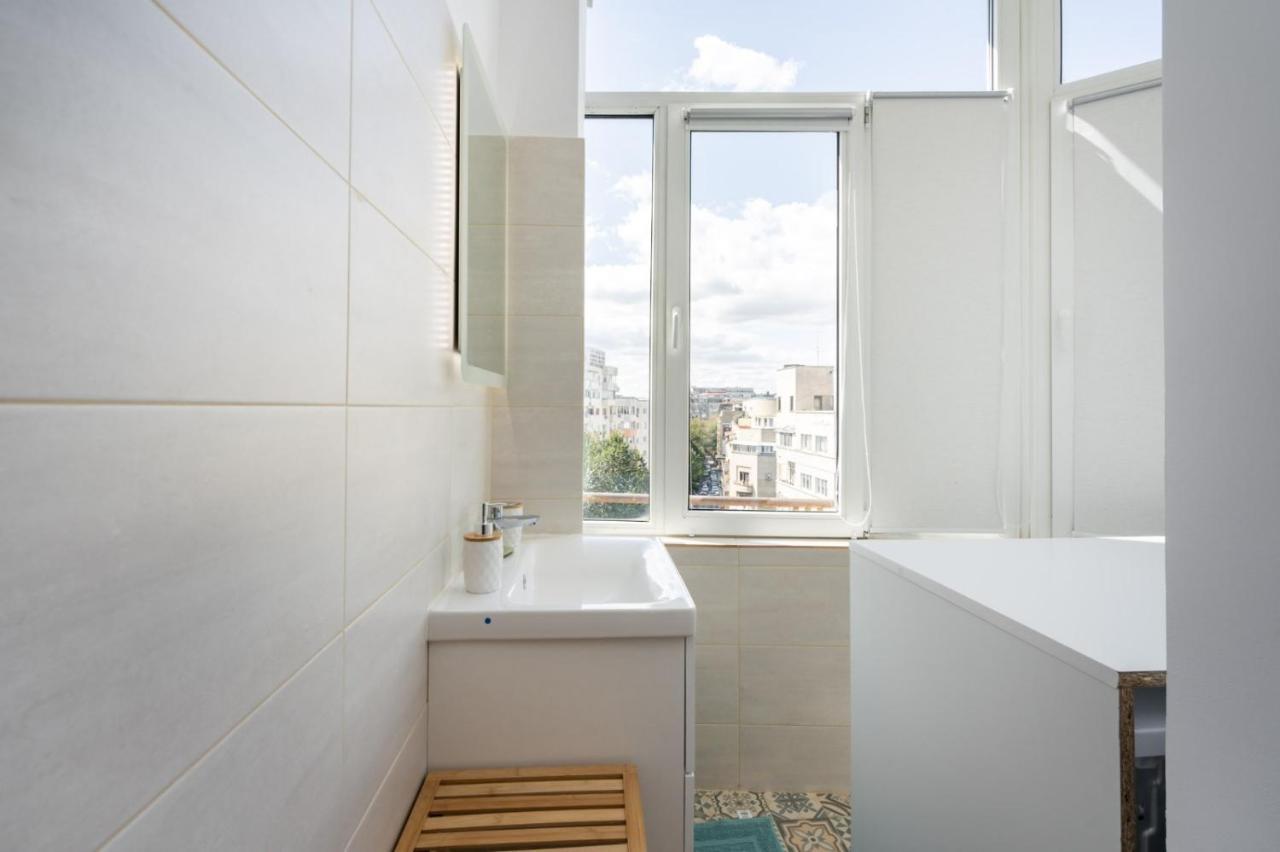 Spacious And Cozy Apartment In Central 布加勒斯特 外观 照片