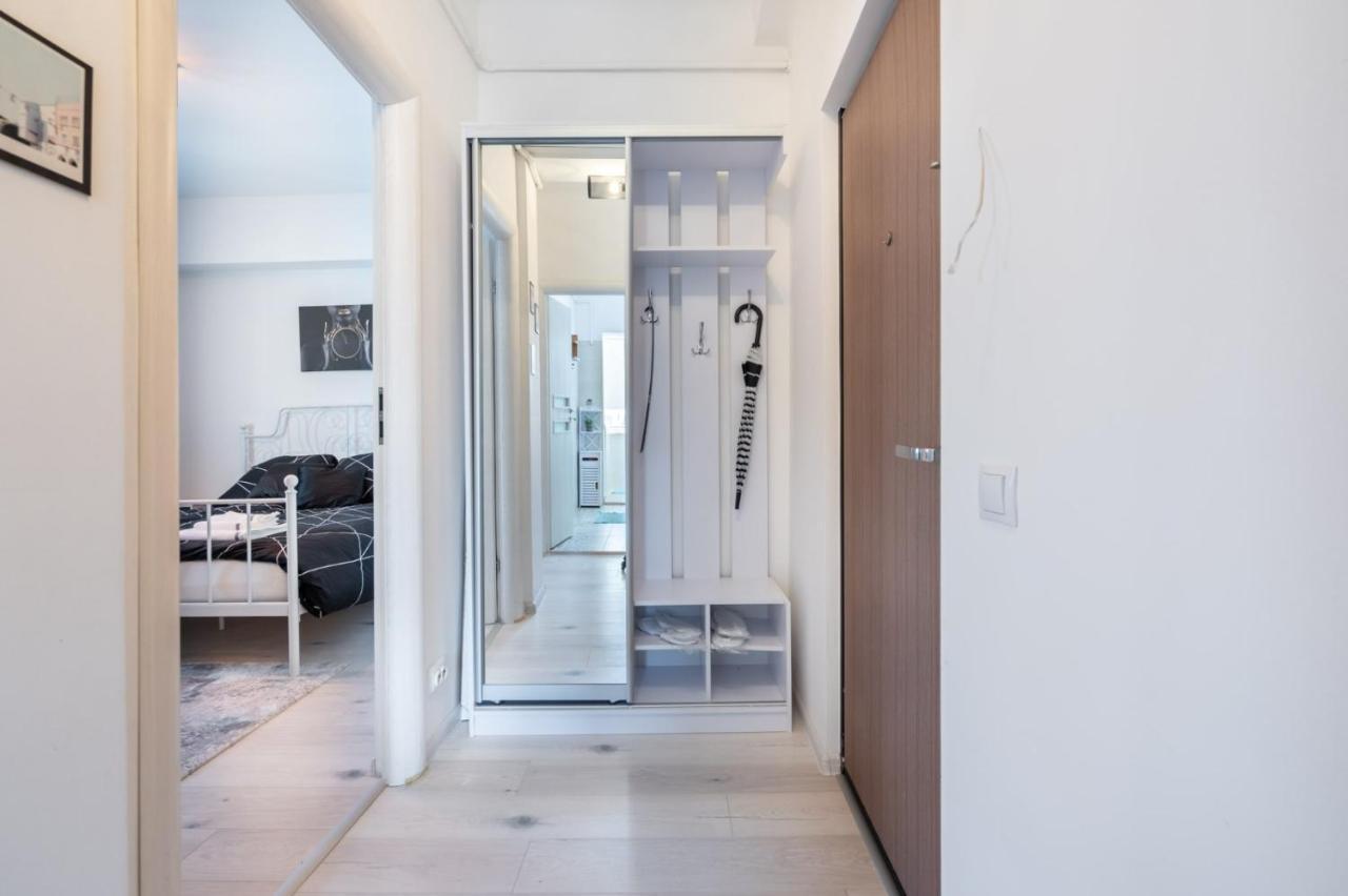 Spacious And Cozy Apartment In Central 布加勒斯特 外观 照片