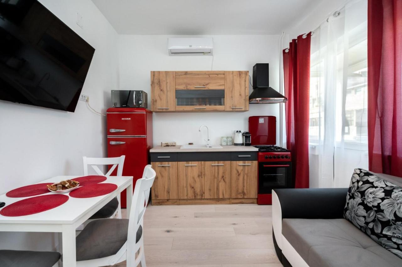 Spacious And Cozy Apartment In Central 布加勒斯特 外观 照片